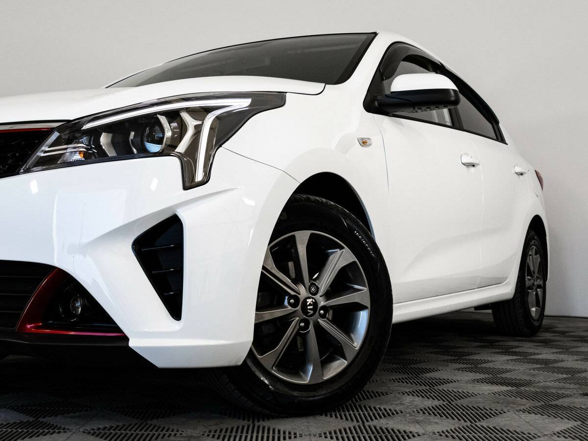 Киа Рио б/у, 2021, Автоматическая. Фото: #1