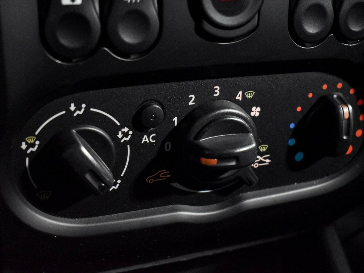 Ниссан Альмера б/у, 2013, Автоматическая. Фото: #16