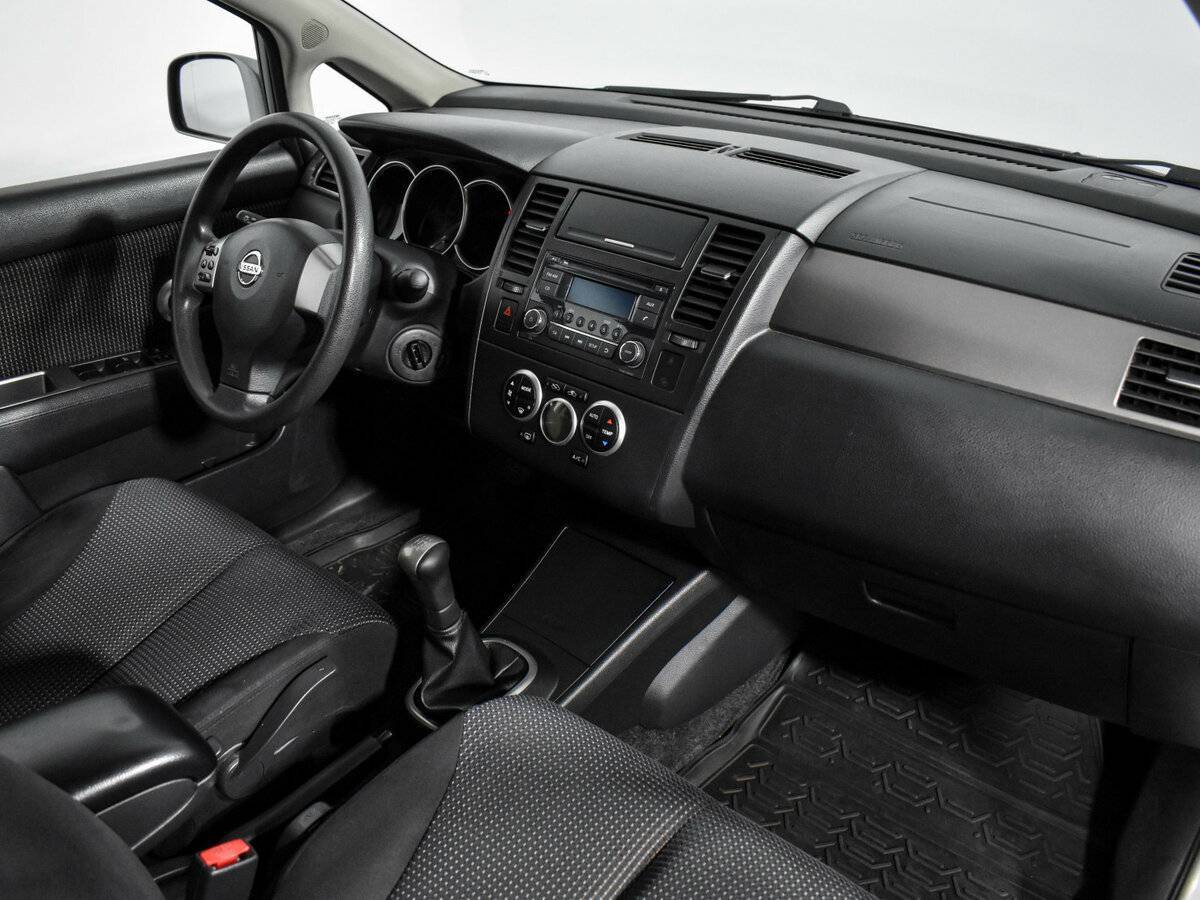 Ниссан Тиида б/у, 2013, Механическая. Фото: #11