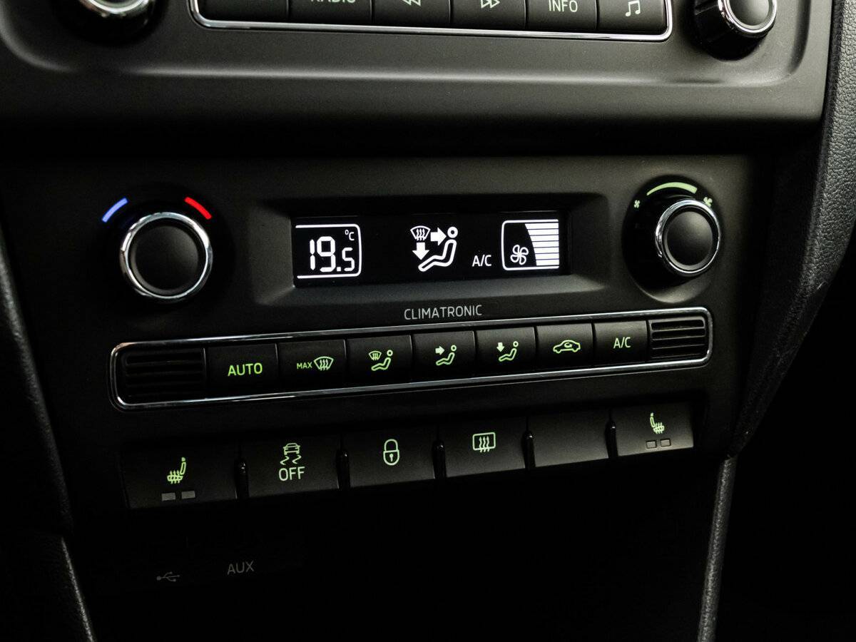 Шкода Рапид б/у, 2015, Роботизированная. Фото: #12