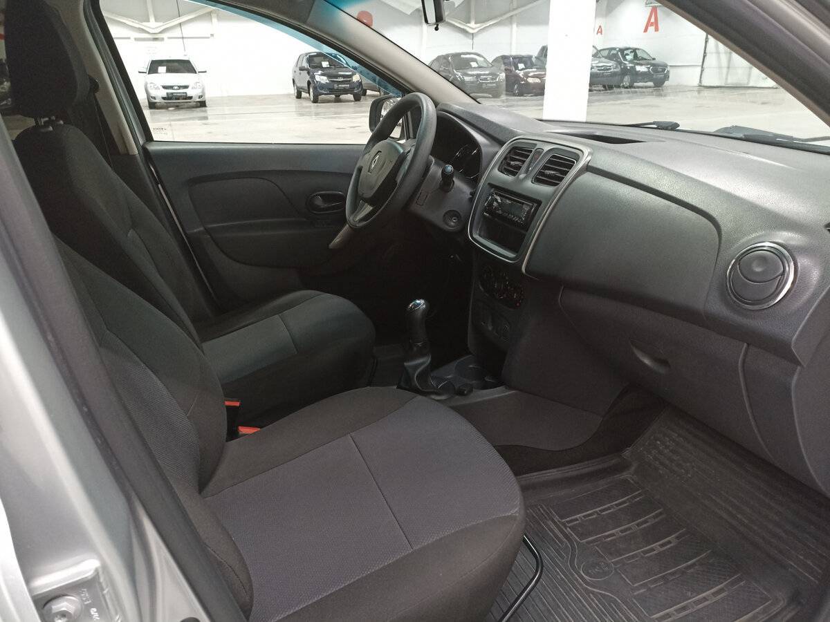 Рено Логан б/у, 2017, Механическая. Фото: #10