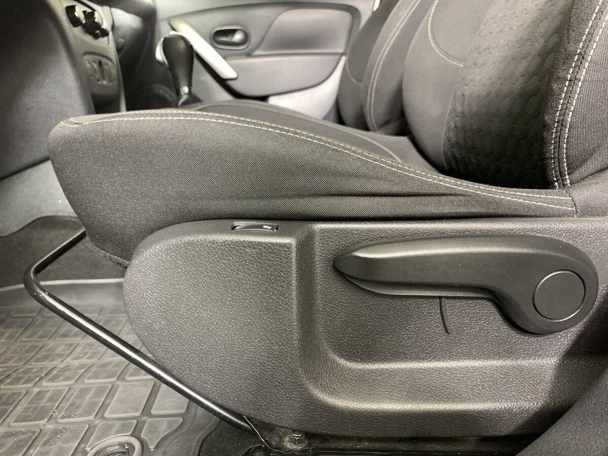 Рено Логан б/у, 2017, Автоматическая. Фото: #15