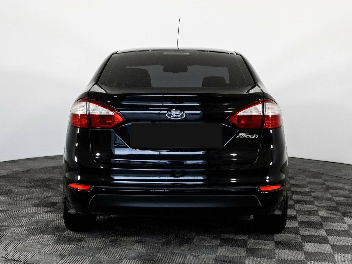 Форд Фиеста б/у, 2015, Механическая. Фото: #4