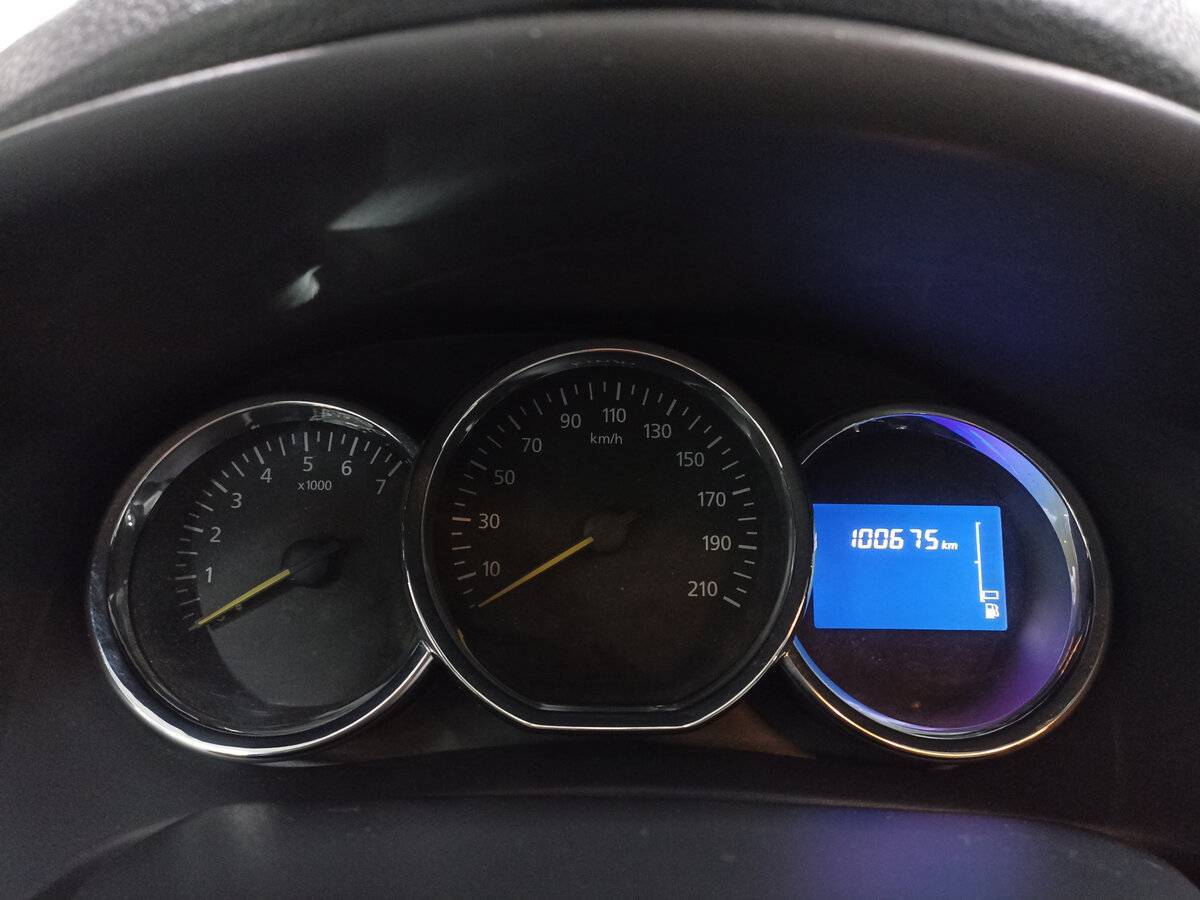 Рено Логан б/у, 2017, Автоматическая. Фото: #12