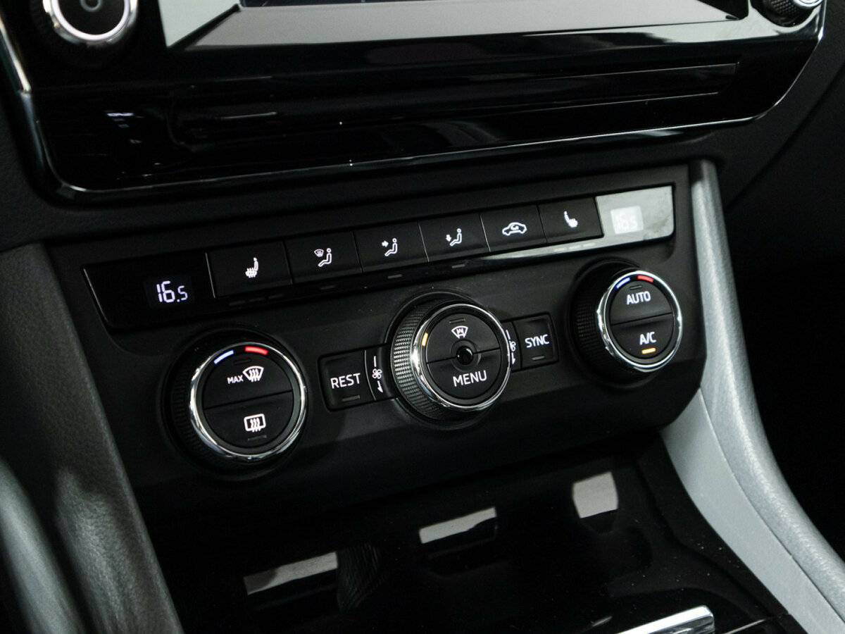 Шкода Суперб б/у, 2015, Роботизированная. Фото: #17