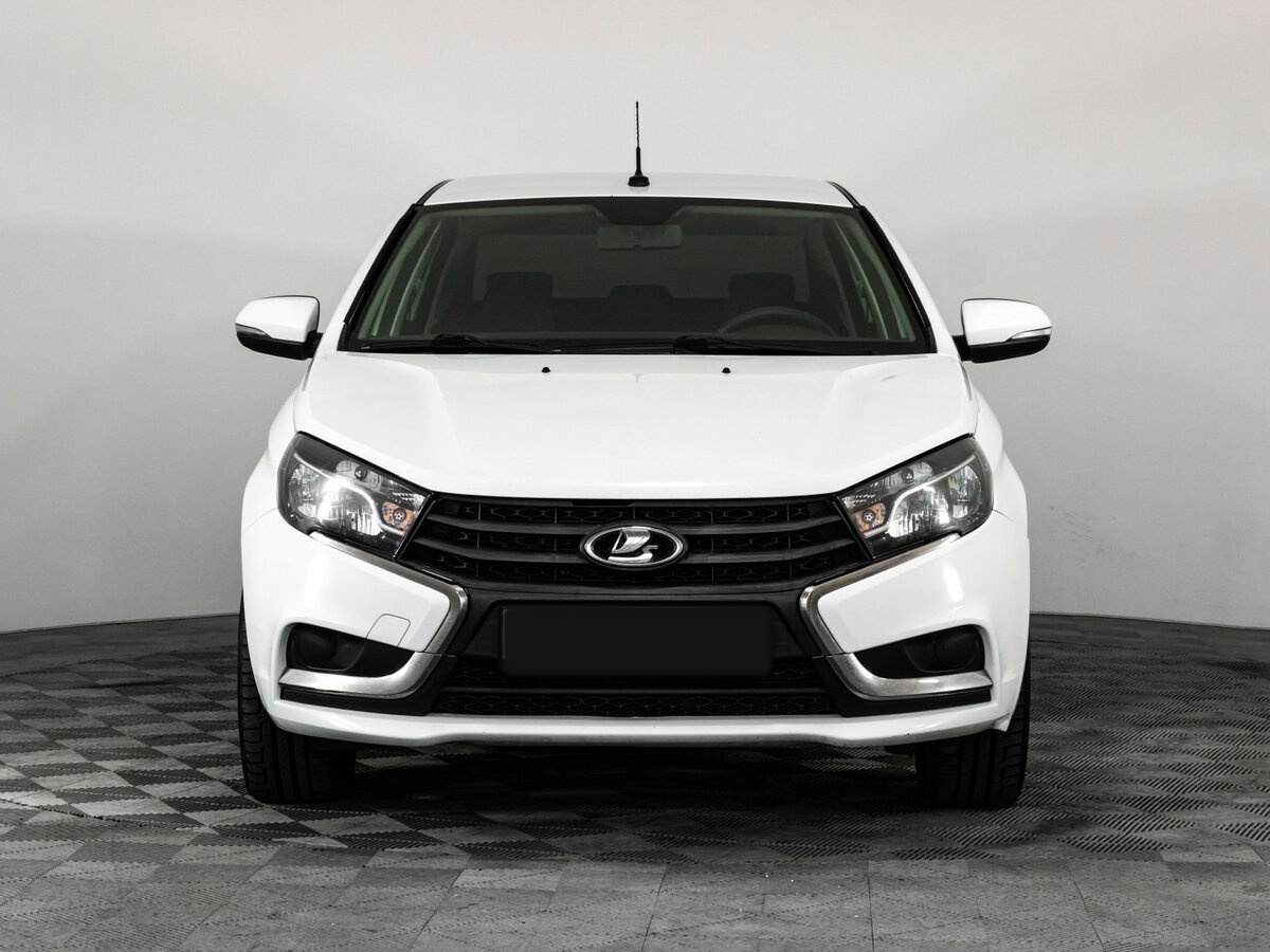 Лада (ВАЗ) Веста б/у, 2018, Механическая. Фото: #1