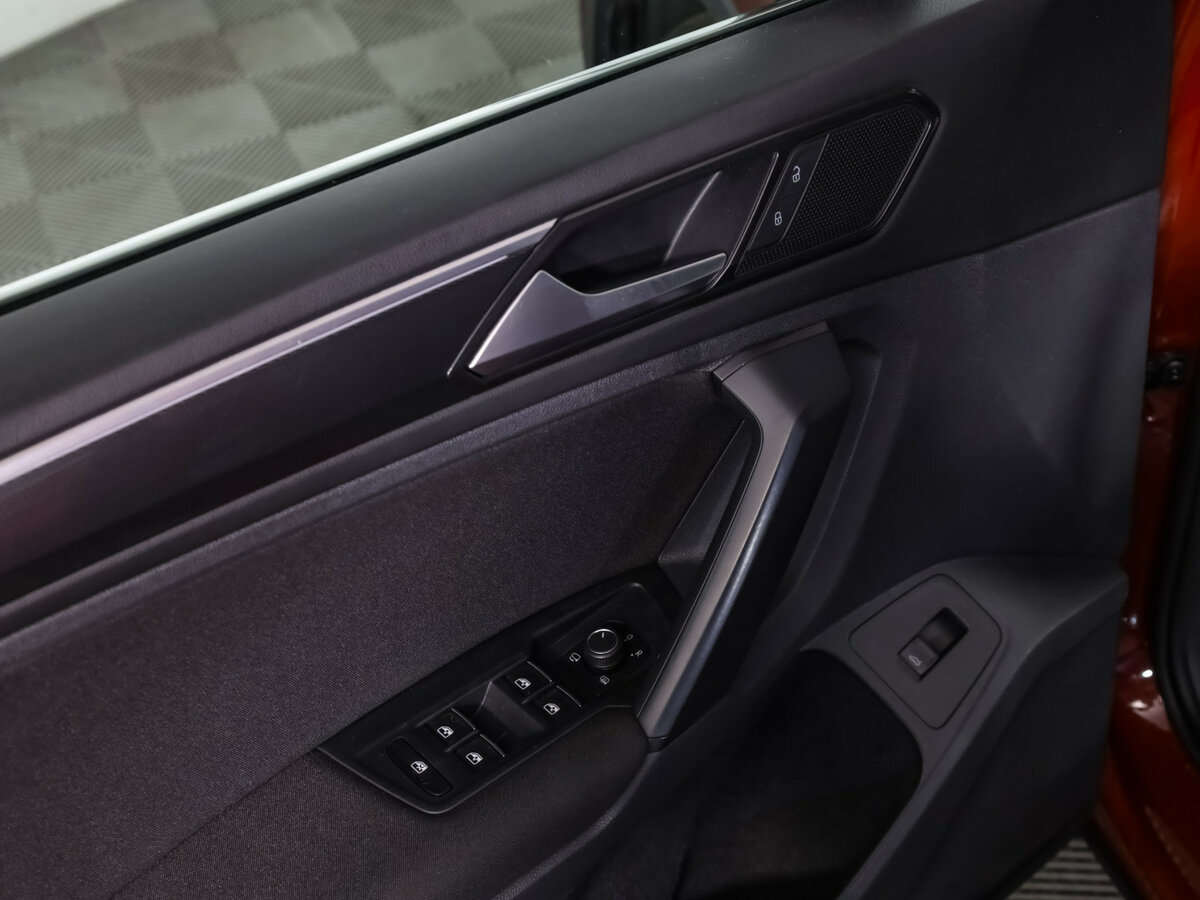 Фольксваген Тигуан б/у, 2017, Роботизированная. Фото: #11