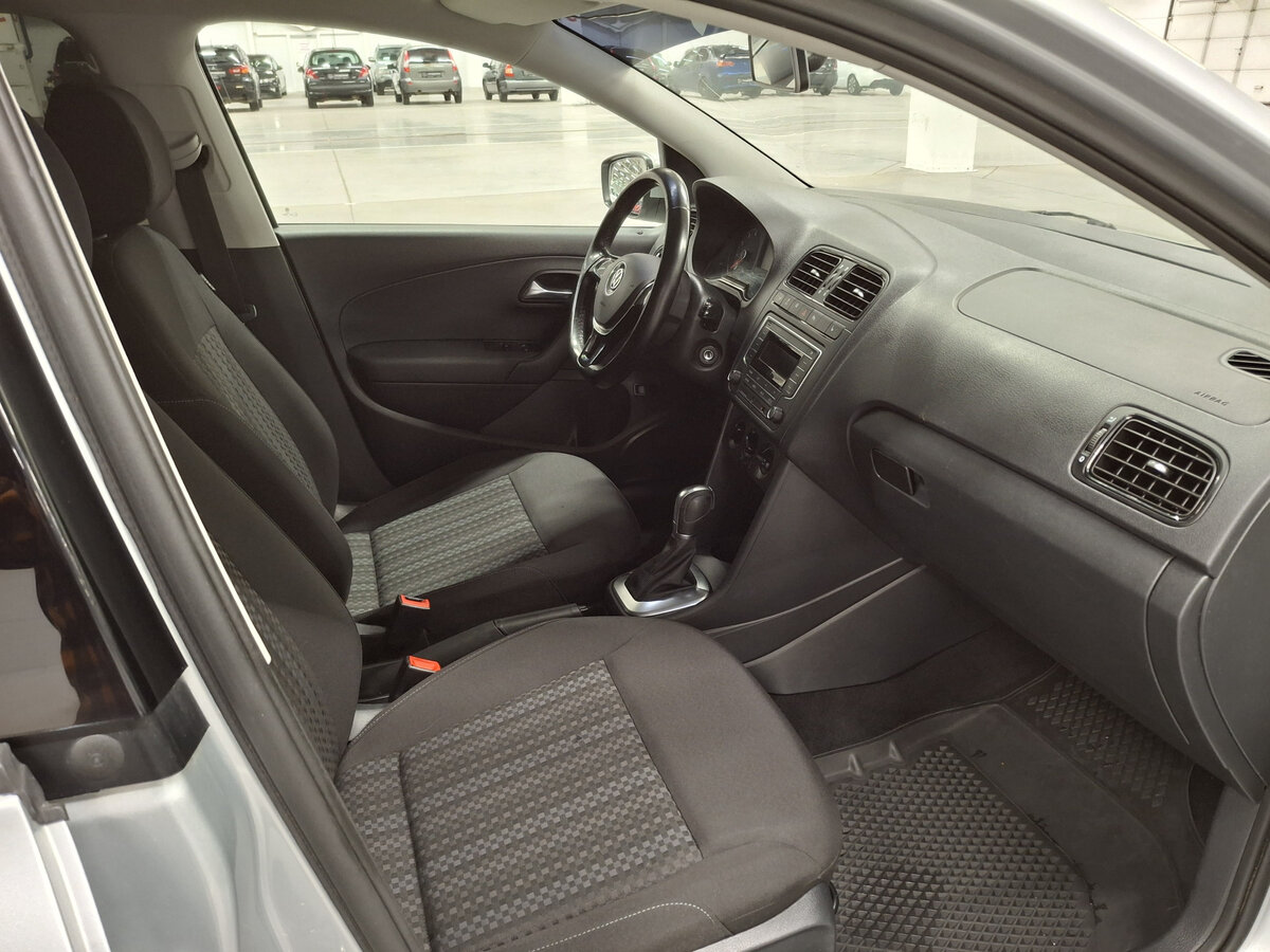 Фольксваген Поло б/у, 2016, Автоматическая. Фото: #10