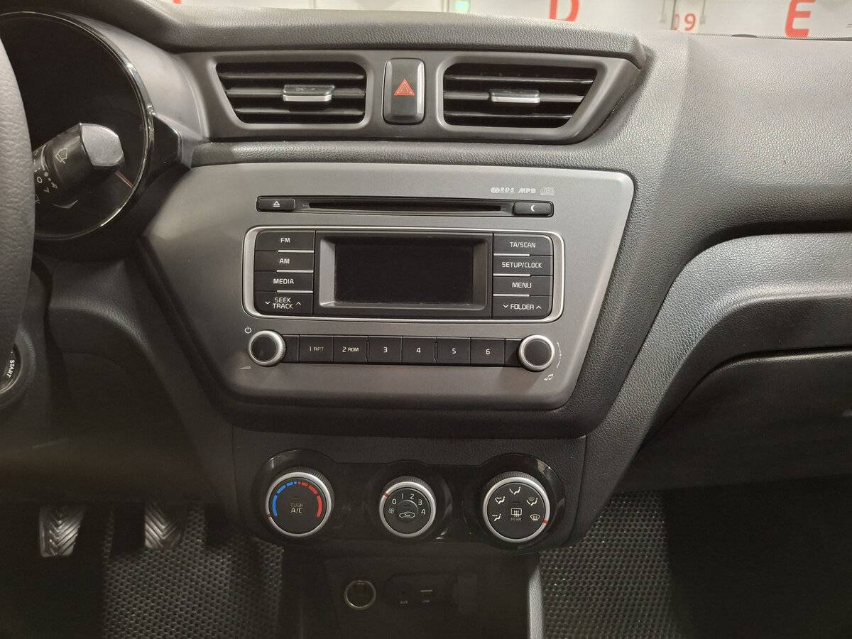 Киа Рио б/у, 2015, Механическая. Фото: #13