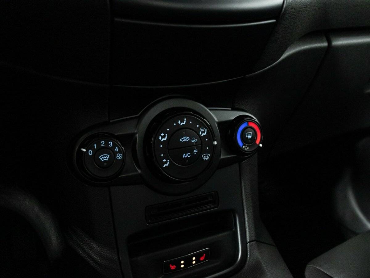 Форд Фиеста б/у, 2016, Роботизированная. Фото: #13