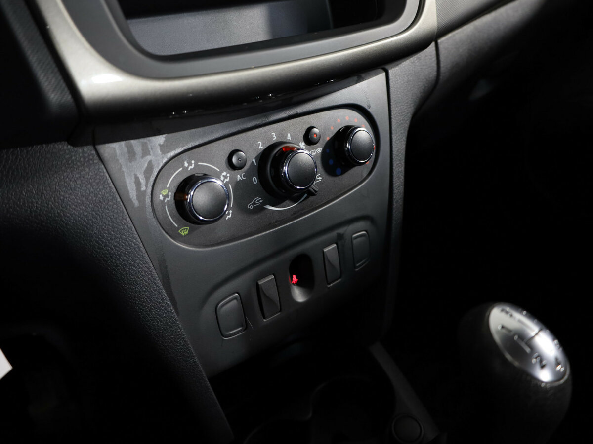 Рено Логан б/у, 2015, Механическая. Фото: #16