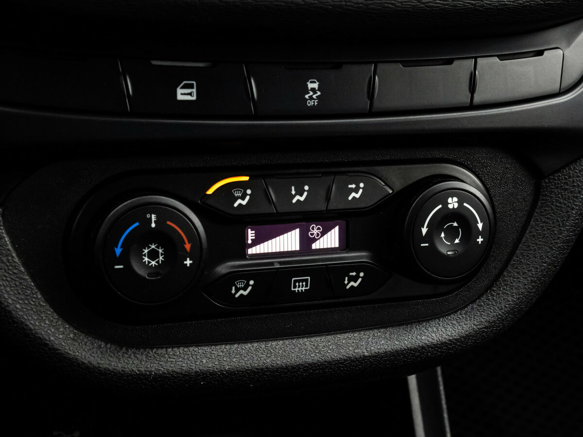 Лада (ВАЗ) Веста б/у, 2017, Механическая. Фото: #9