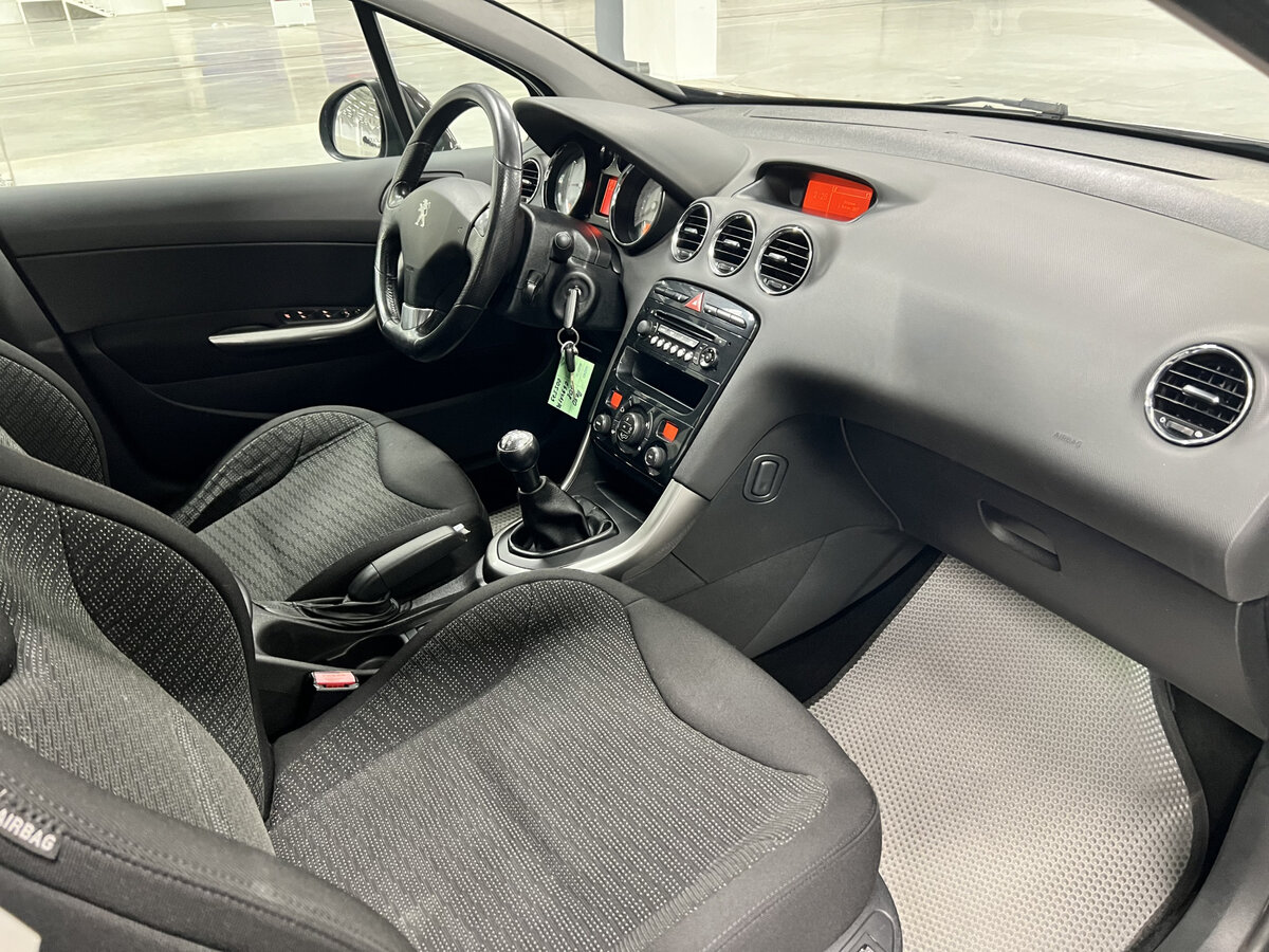 Пежо 308 б/у, 2012, Механическая. Фото: #10