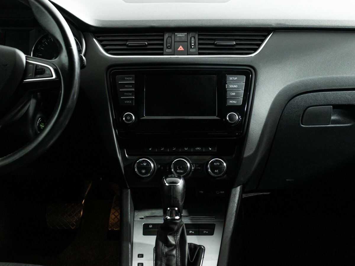 Шкода Октавия б/у, 2015, Роботизированная. Фото: #11